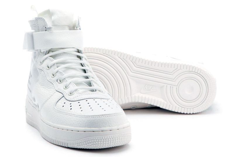  Nike Air Force 1 SF Mid